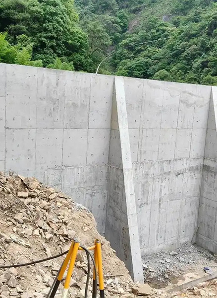 唐山滦南县重力式挡土墙